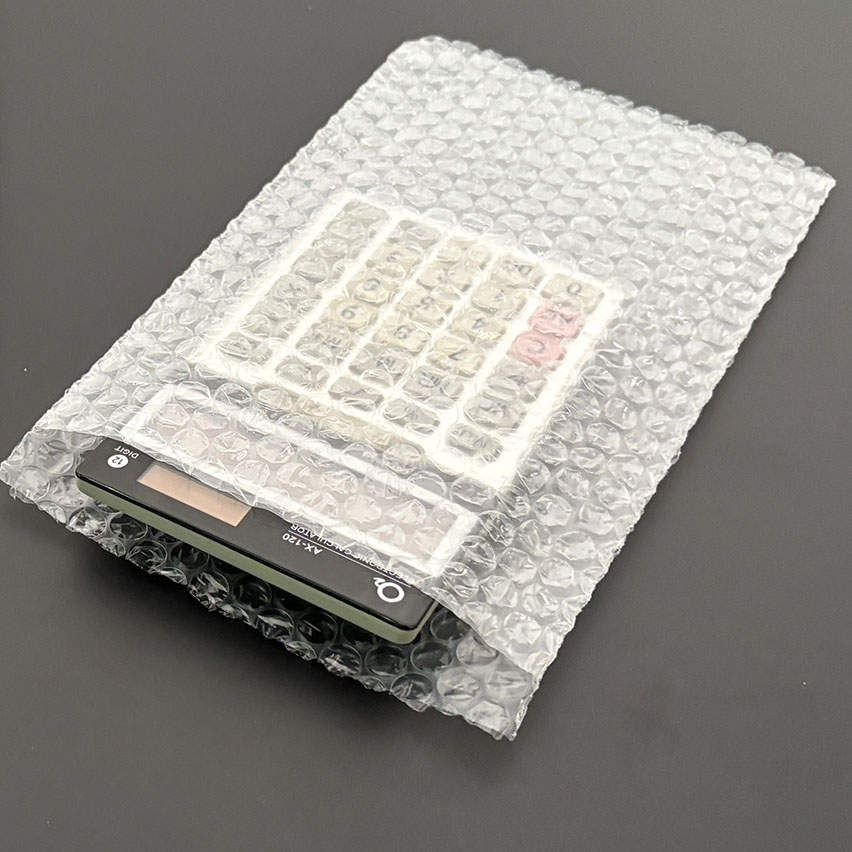 傳統氣泡袋包裝計算機,提供基本防震保護