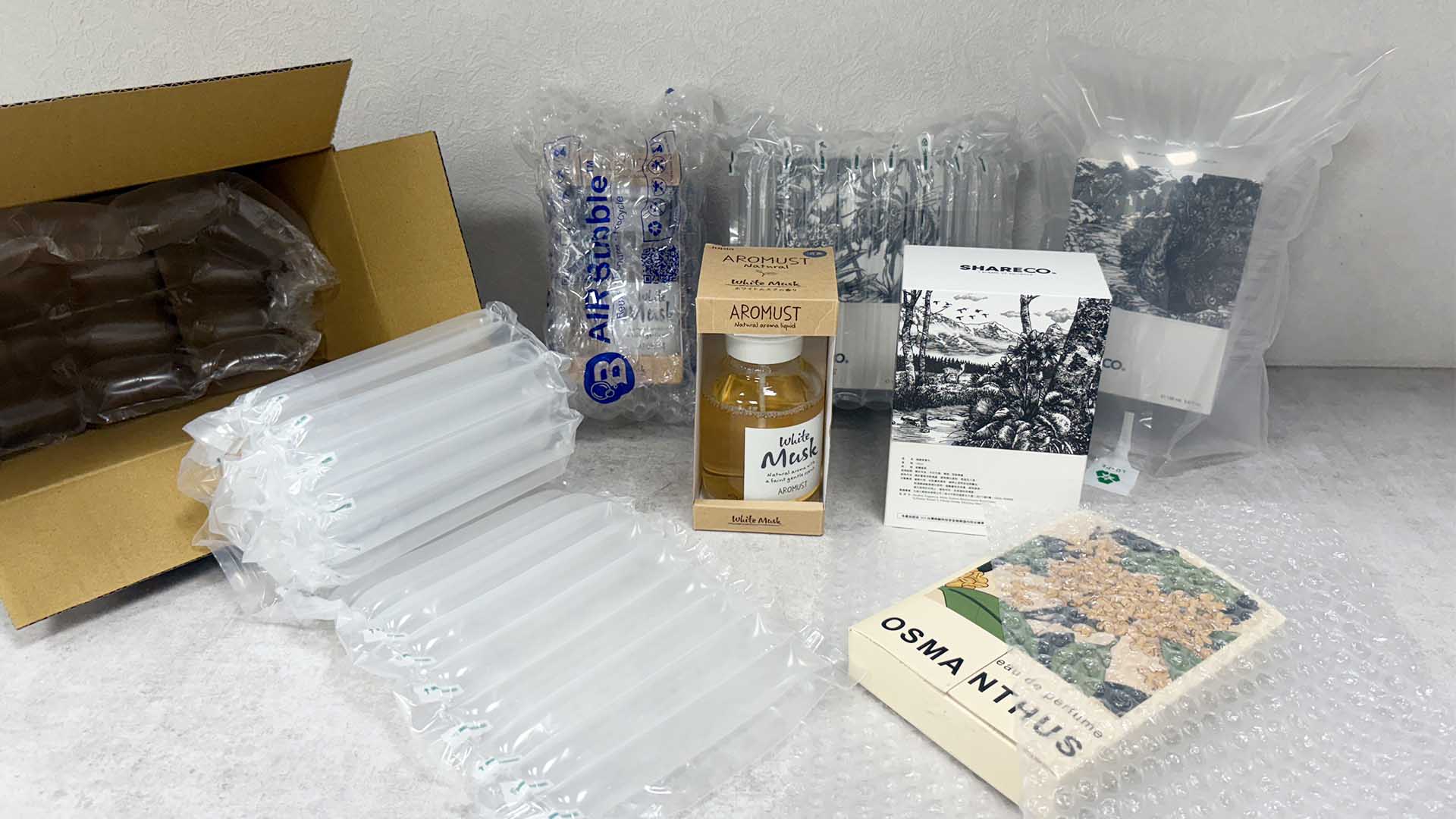 香水出貨包裝常見包材配置示意 香水出貨包裝流程與緩衝包材應用示意